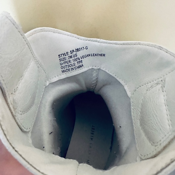 Charles Albert Girl's Modern Western Cowboy Distressed Boot with Pull-Up Tabs (L - Picture 6 of 7